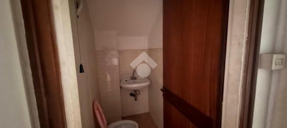 1-Zimmer Gewerbliche Immobilie in Naples, Italy, Nr. 309938 15