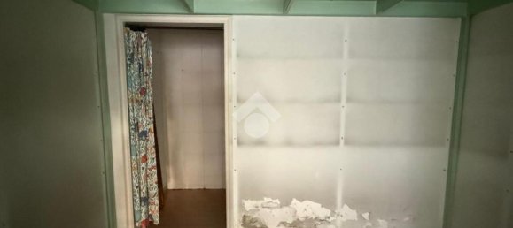 1-Zimmer Gewerbliche Immobilie in Naples, Italy, Nr. 309938 11