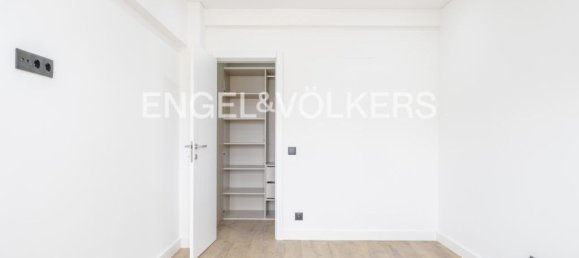 4 bedrooms Apartment in Lisbon, Portugal No. 33382 13