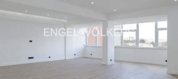 4 bedrooms Apartment in Lisbon, Portugal No. 33382 2