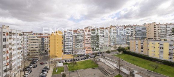 4 bedrooms Apartment in Lisbon, Portugal No. 33382 24