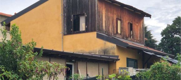 4 rooms Apartment in Fino Mornasco, Italy No. 8389 4