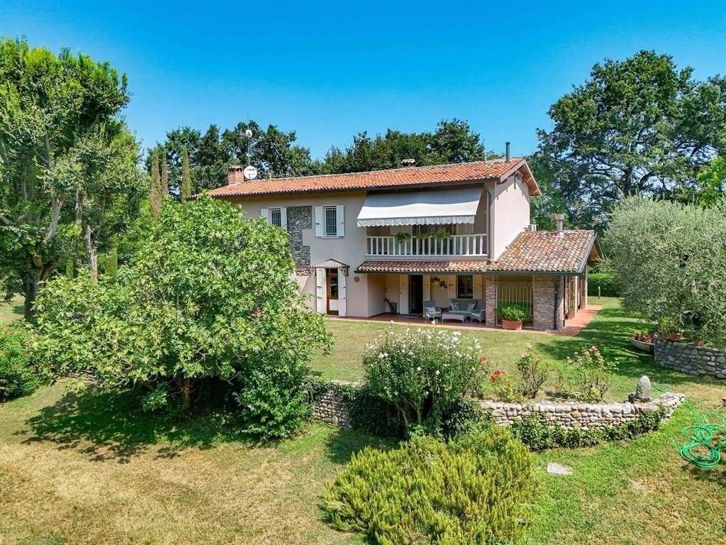 3 bedrooms House in Desenzano del Garda, Italy No. 127048