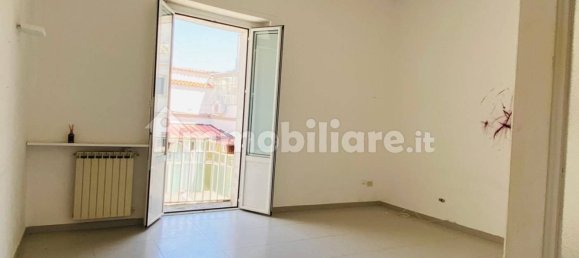 3 rooms Apartment in Naples, Italy No. 319195 5