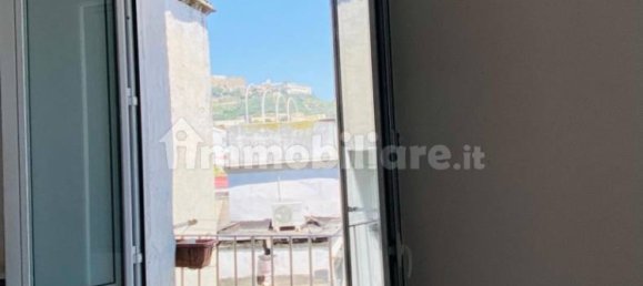 3 rooms Apartment in Naples, Italy No. 319195 8