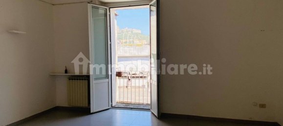 3 rooms Apartment in Naples, Italy No. 319195 3