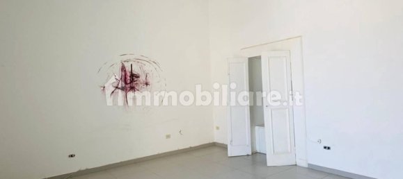 3 rooms Apartment in Naples, Italy No. 319195 6