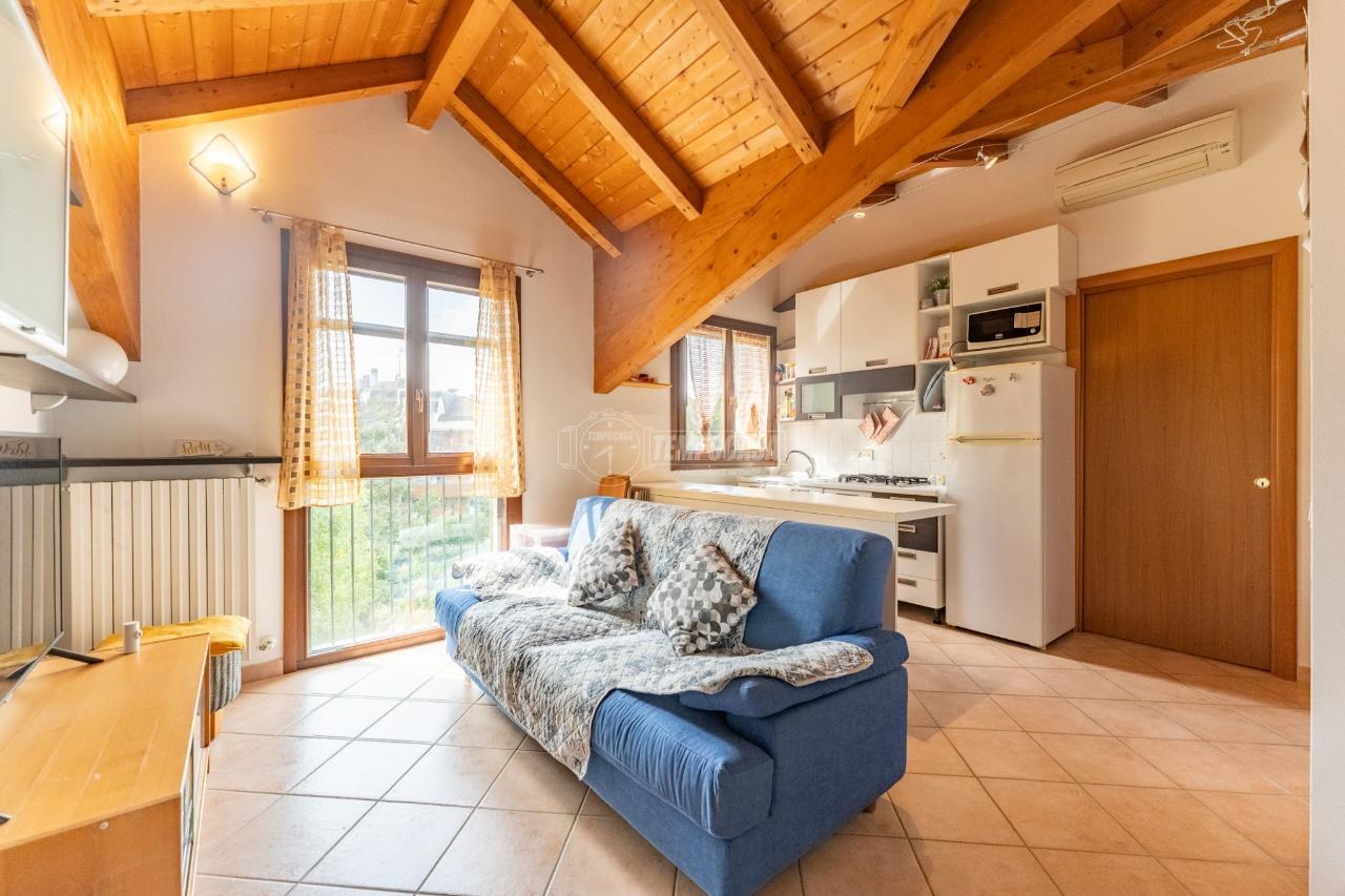 Apartamento de 2 habitaciónes en Settimo Milanese, Italy No. 232767