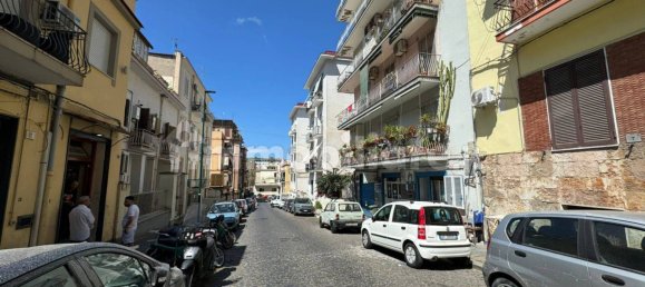 Entrepôt à Naples, Italy 30m² No. 212348 2