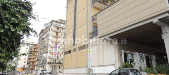 1 bedroom Apartment in Catania, Italy No. 297662 2