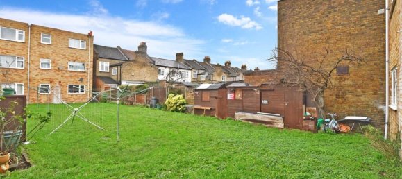 2 bedrooms Apartment in London, United Kingdom No. 4167 3