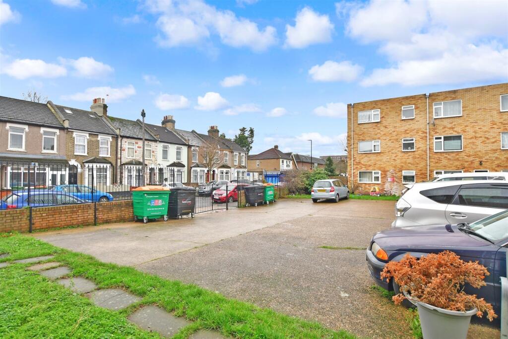 2 bedrooms Apartment in London, United Kingdom No. 4167