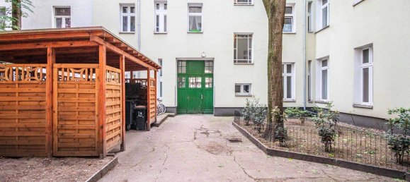  Building in Gesundbrunnen, Germany No. 220394 3