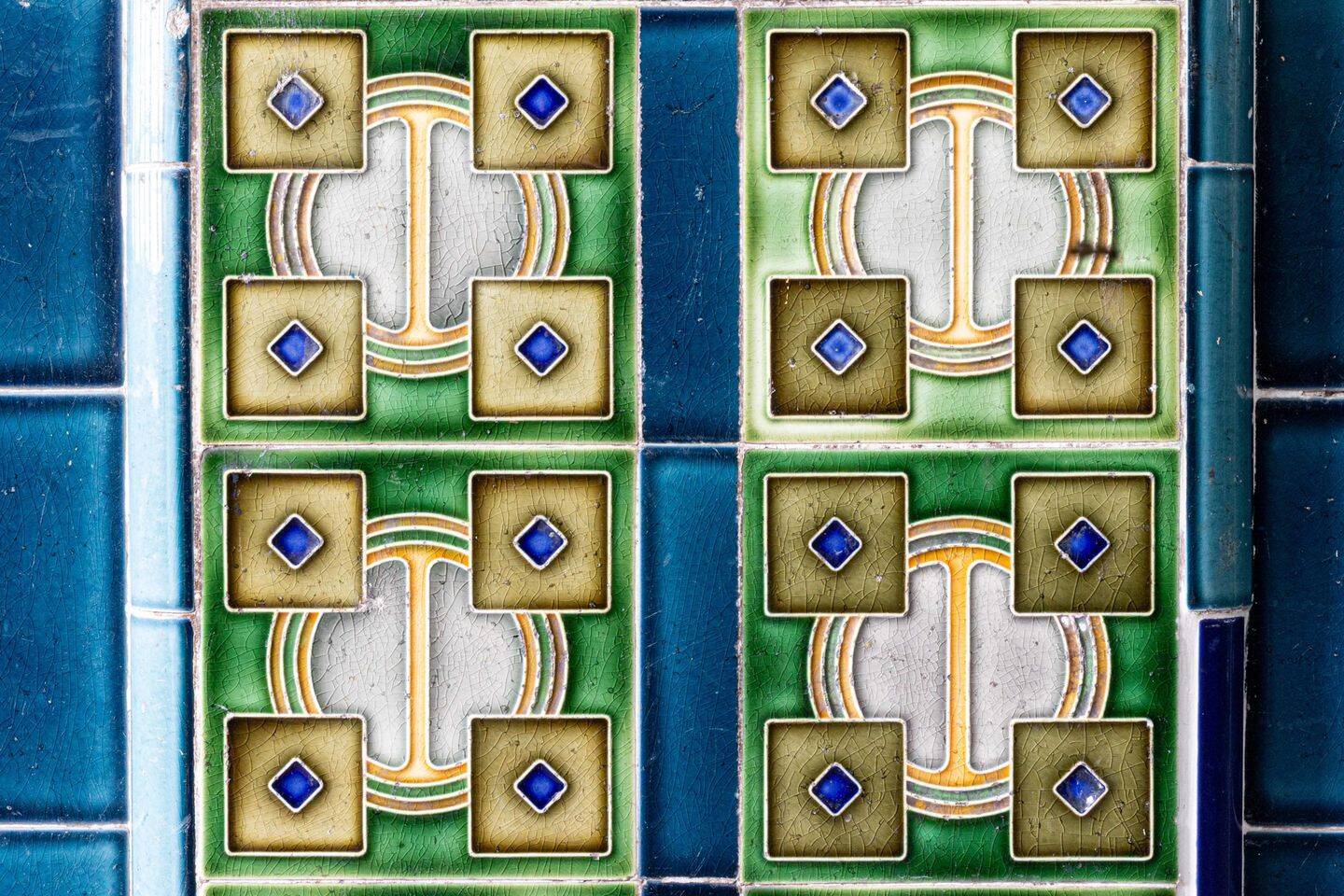  Building in Gesundbrunnen, Germany No. 220394