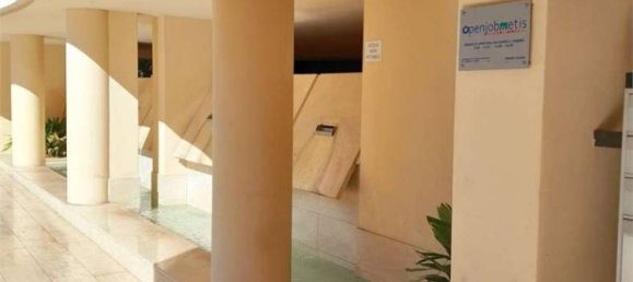5-Zimmer Penthouse in Busto Arsizio, Italy, Nr. 80662 4