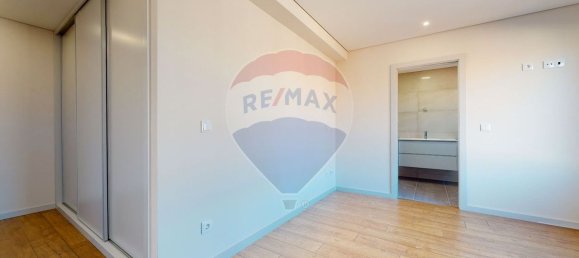 3 bedrooms Apartment in Porto, Portugal No. 105066 4