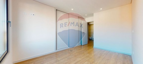 3 bedrooms Apartment in Porto, Portugal No. 105066 7