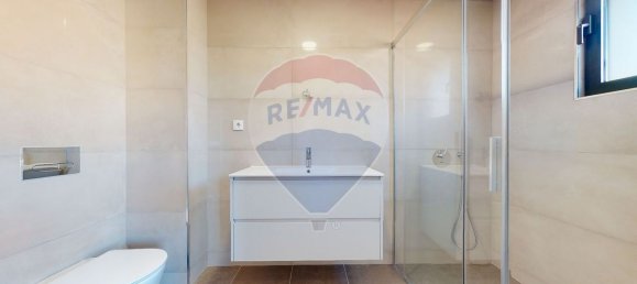 3 bedrooms Apartment in Porto, Portugal No. 105066 11