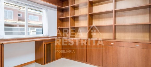 5 bedrooms House in Setubal, Portugal No. 156238 16