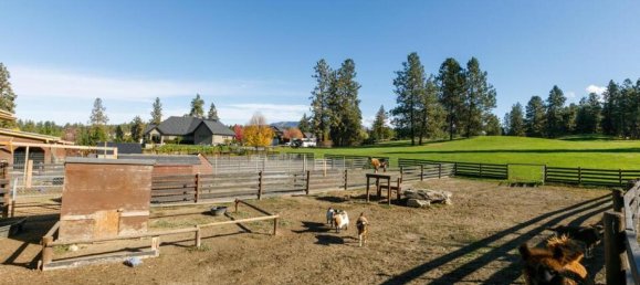 5 bedrooms House in British Columbia, Canada No. 1155 11