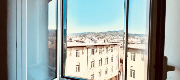 2-salle Appartement à Trieste, Italy No. 310078 3