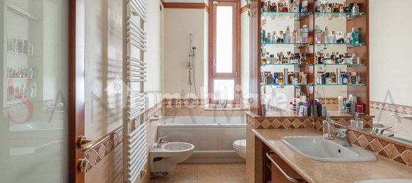 2 bedrooms Apartment in Milan, Italy No. 332622 13