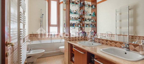 2 bedrooms Apartment in Milan, Italy No. 332622 14