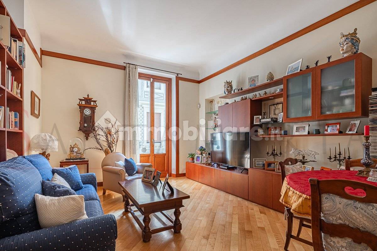 2 bedrooms Apartment in Milan, Italy No. 332622