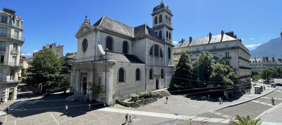 3 bedrooms Apartment in Grenoble, France No. 289251 3