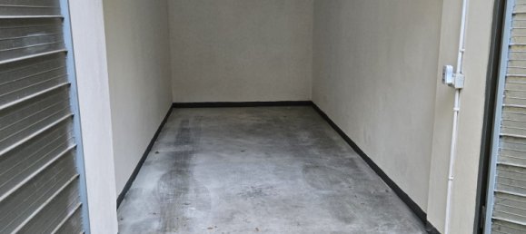  Garage in Milan, Italy No. 352095 4