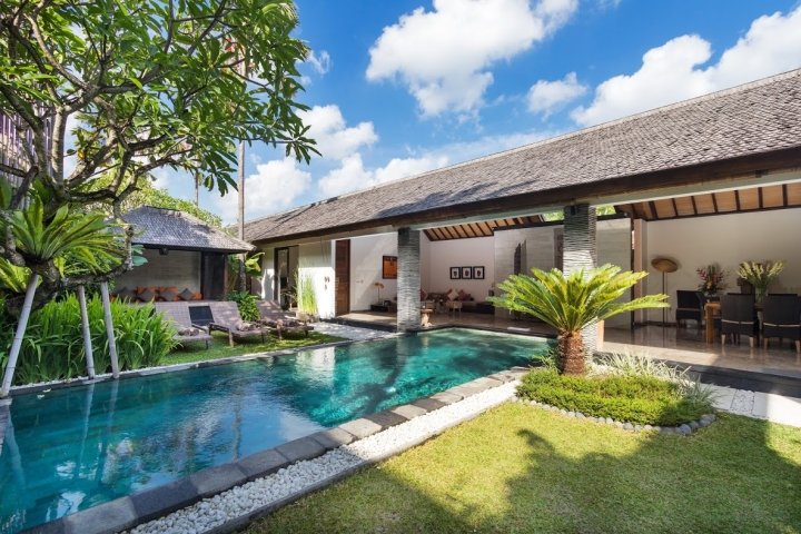 2 chambres villa à louer à Seminyak, Badung, Bali, Indonesia № 3364