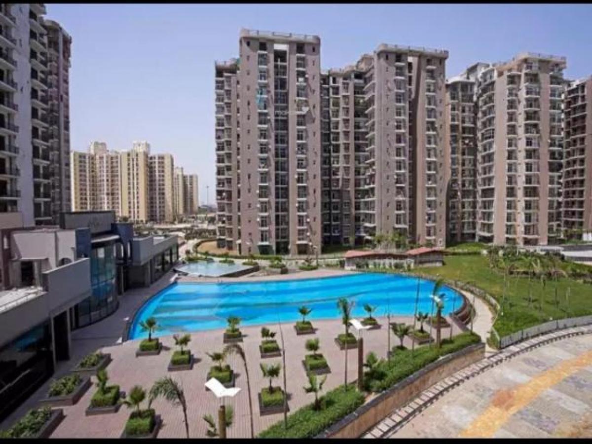 Дом с 2 спальнями в Нойда, Индия № 25277