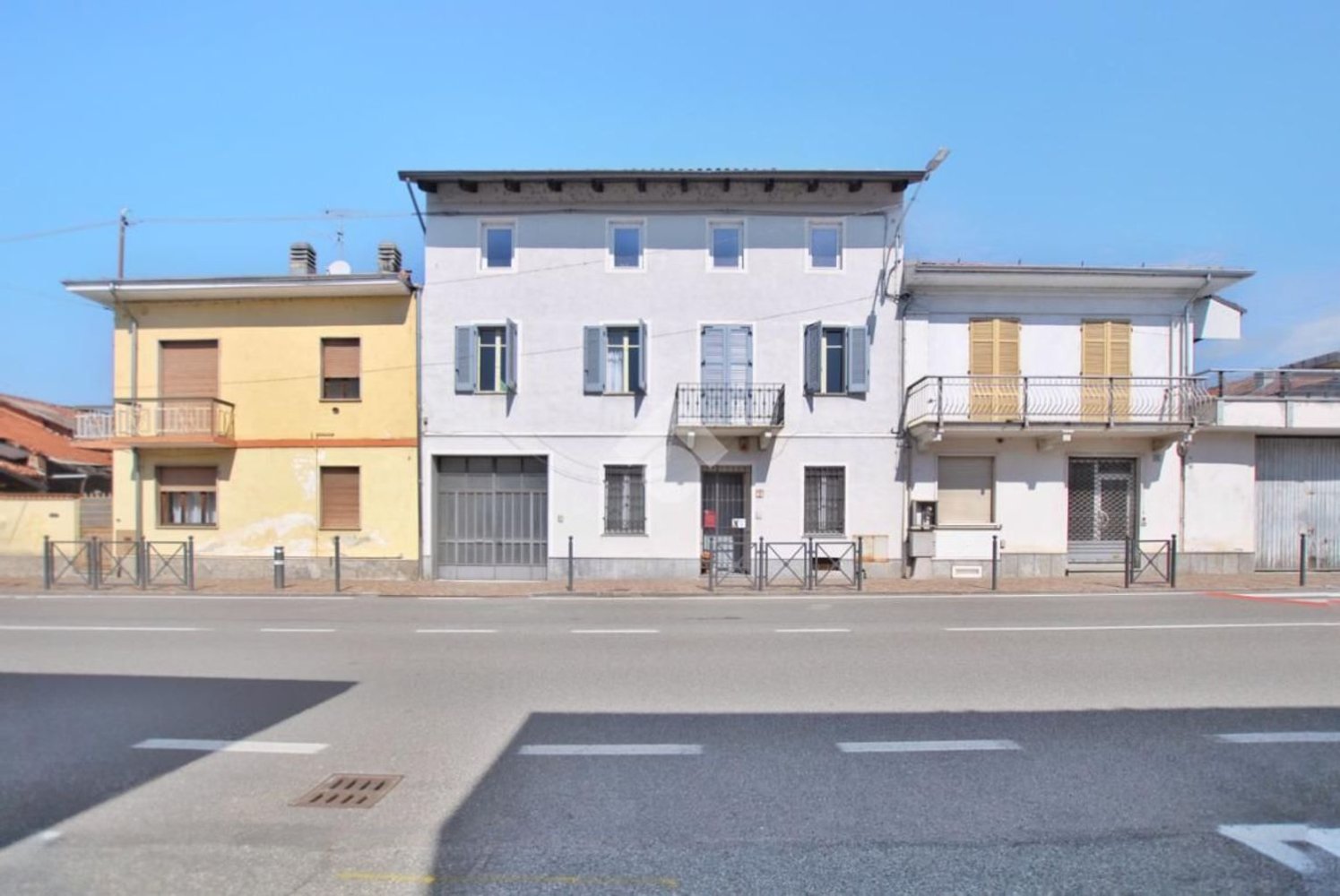 7 rooms House in Borgo d'Ale, Italy No. 210664