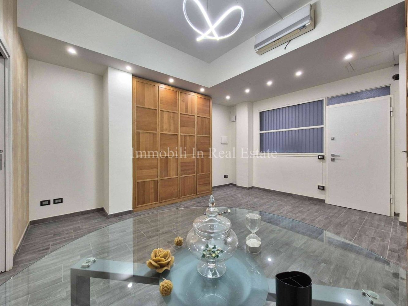 1 room Office in Milan, Italy No. 355710