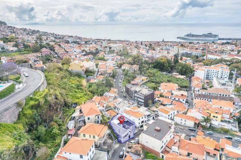 2 bedrooms House in Funchal, Portugal No. 249123