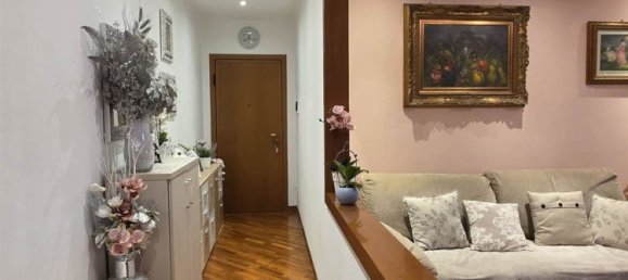 Apartamento de 3 dormitorios en Sesto San Giovanni, Italy No. 339104 7