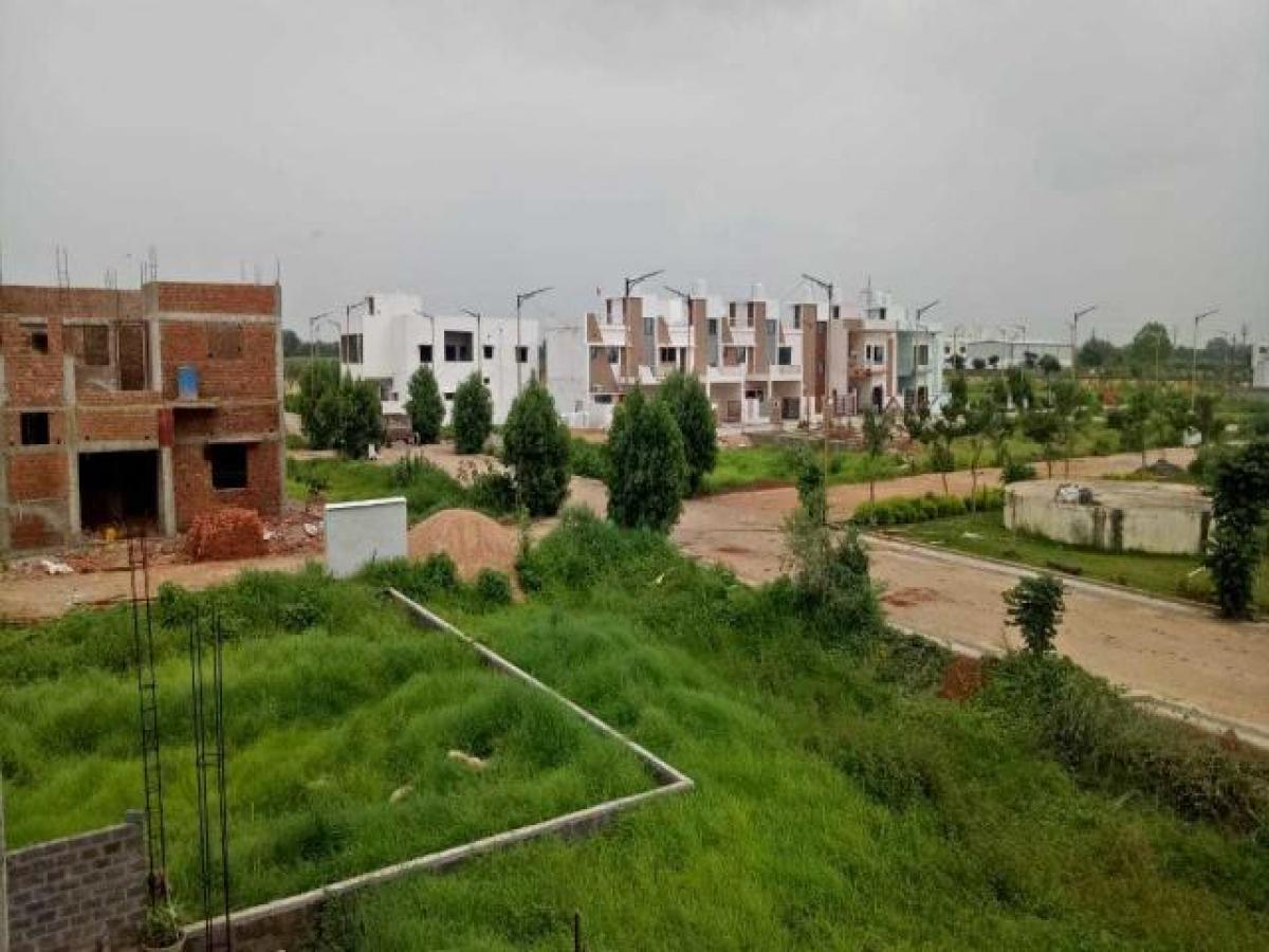  Land in Raipur, India No. 30824