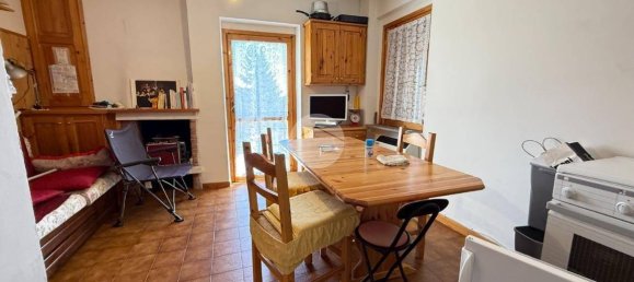 1 غرف نوم شقة في Rocca di Cambio, Italy رقم 195093 3