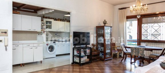 2 bedrooms Apartment in Rome, Italy No. 13005 5