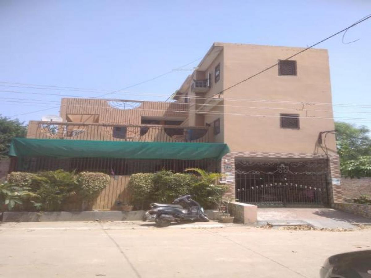 3 bedrooms House in Gurgaon, India No. 18288