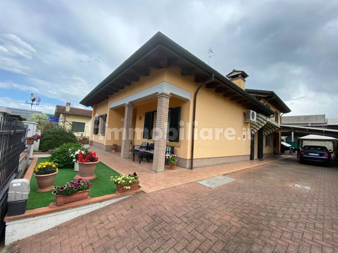 3 bedrooms Villa in Ravenna, Italy No. 80372