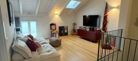 8 rooms House in Carnate, Italy No. 256057 22