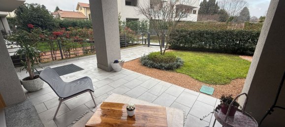 8 rooms House in Carnate, Italy No. 256057 3