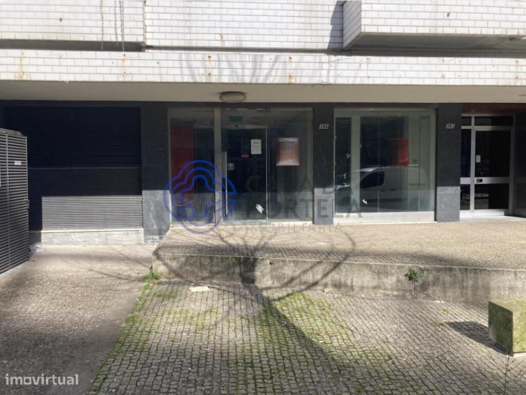254m² Commercial property in Maia, Portugal No. 232248