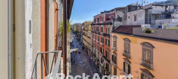 4 bedrooms Apartment in Naples, Italy No. 313160 10