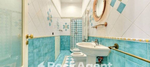 4 bedrooms Apartment in Naples, Italy No. 313160 24