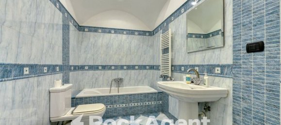4 bedrooms Apartment in Naples, Italy No. 313160 26