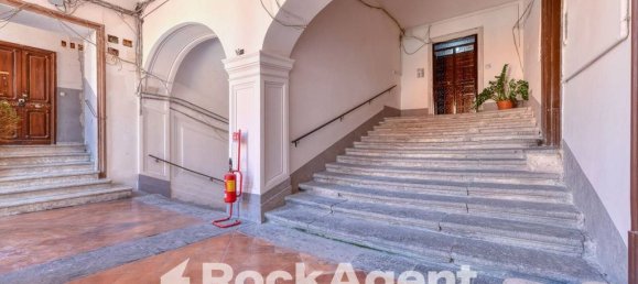 4 bedrooms Apartment in Naples, Italy No. 313160 5
