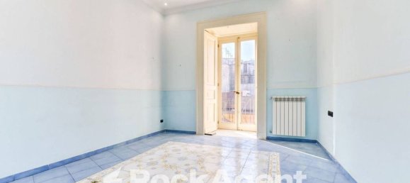4 bedrooms Apartment in Naples, Italy No. 313160 11