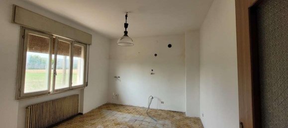 6 rooms Villa in Pordenone, Italy No. 118371 5